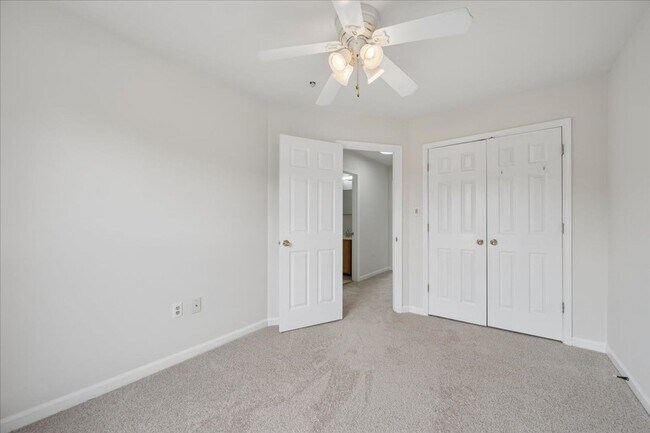 Building Photo - 442 Blossom Ln