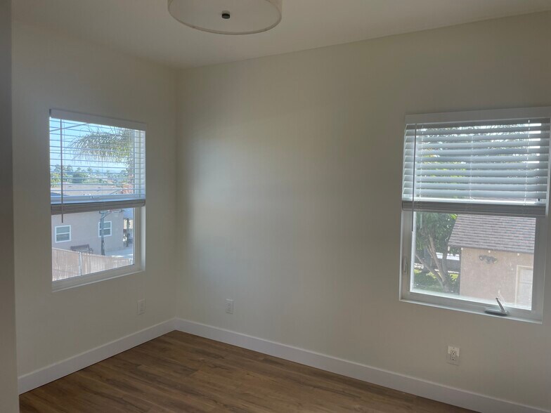 Building Photo - 871 7th St