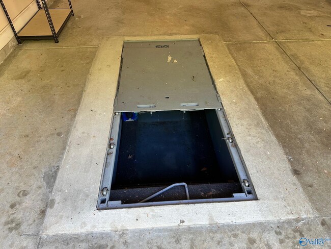 Building Photo - 110 Chelsea Park Row