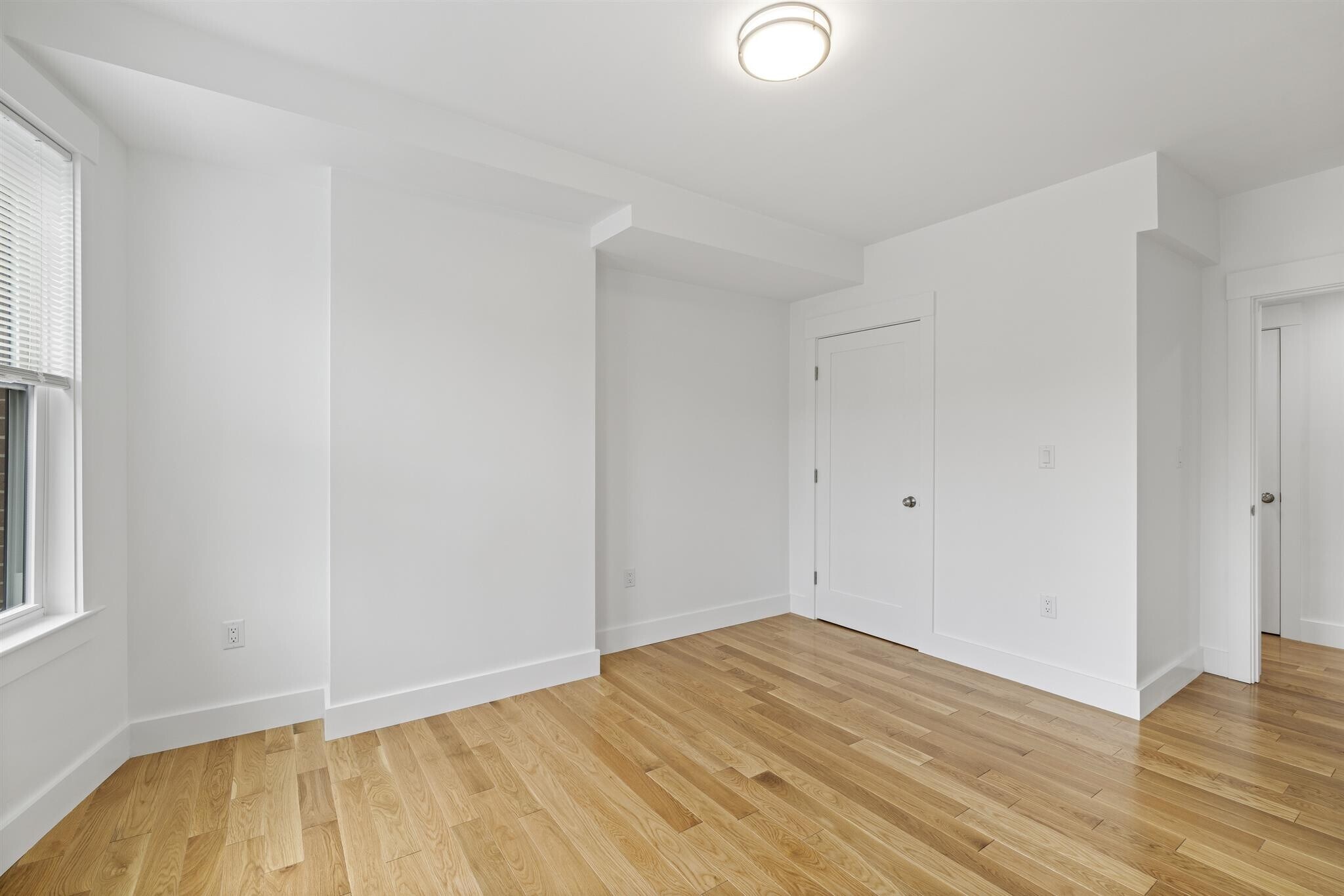 Building Photo - 401 Columbia St