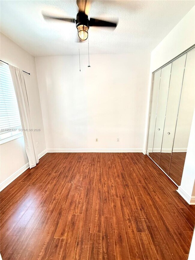 Building Photo - 312 SW 14th Ave