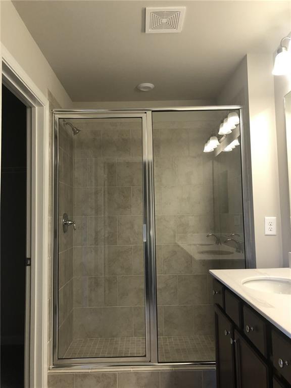 Building Photo - 3000 Regal Crown Dr