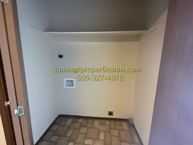 Building Photo - 1621 N Farmington Ave
