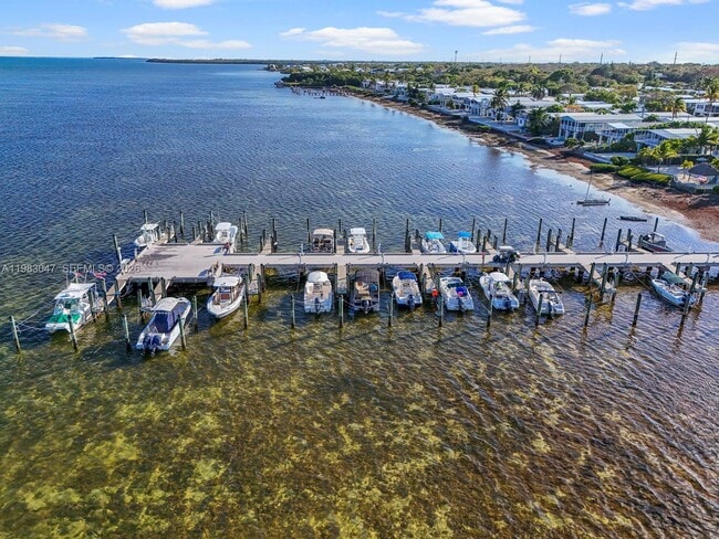 Building Photo - 806 S Jade Dr