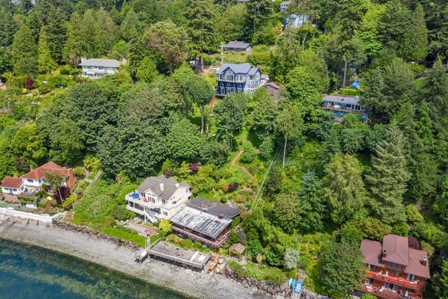 Building Photo - New View Three Tree Point