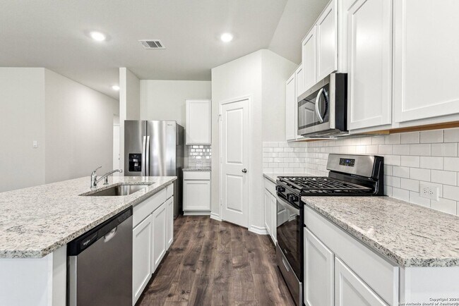 Building Photo - 21281 Millstream Bnd