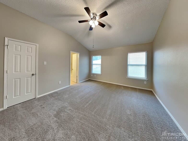 Building Photo - 4716 Shell Ridge Dr