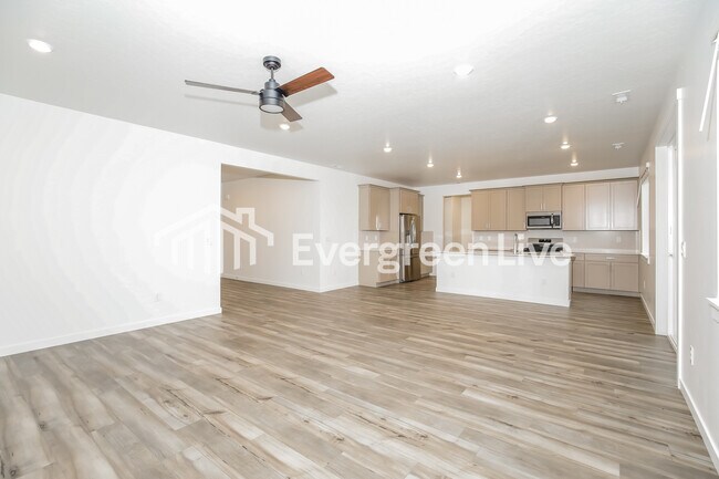 Building Photo - 302 Ravello St