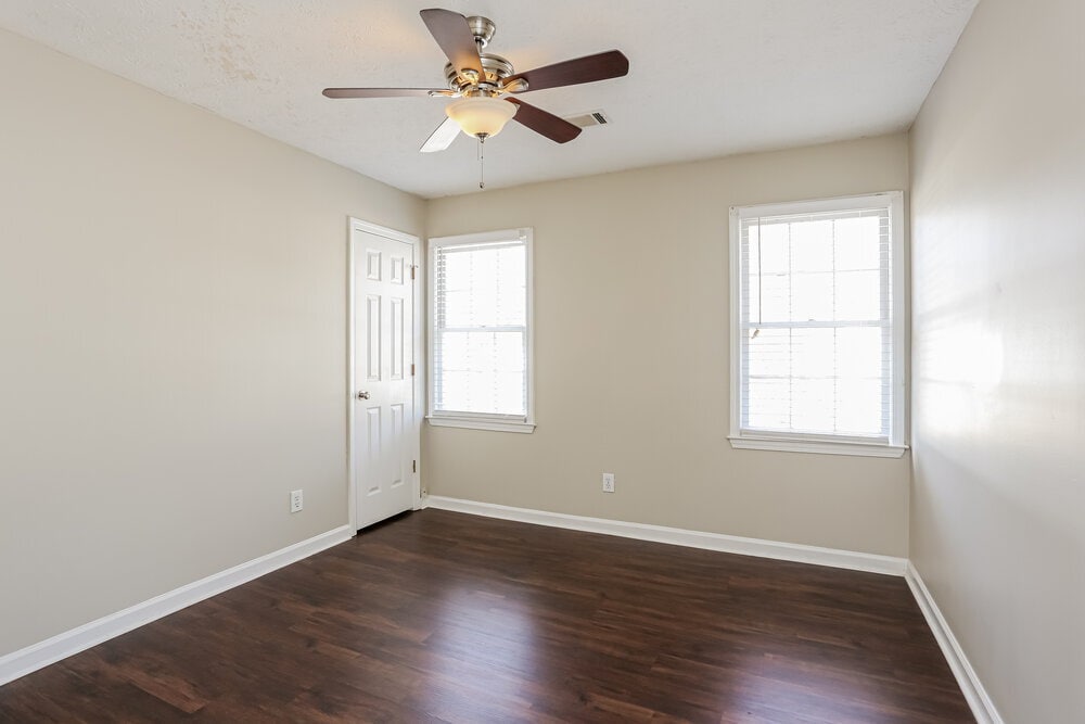 Building Photo - 1150 Burning Bush Dr