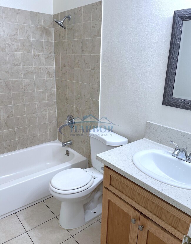 Building Photo - 1218 Long Beach Blvd