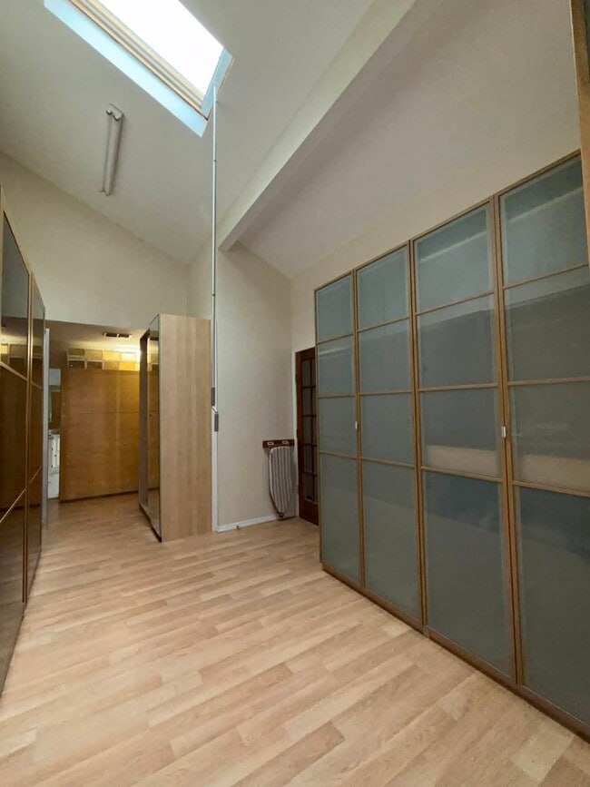 Building Photo - 3110 Jacaranda Dr