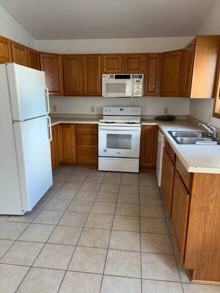 kitchen - 310 Redruth Dr