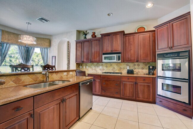 Building Photo - 3424 Collonade Dr