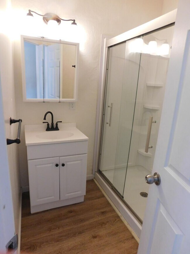 Bath #3 - 429 Stanwood St