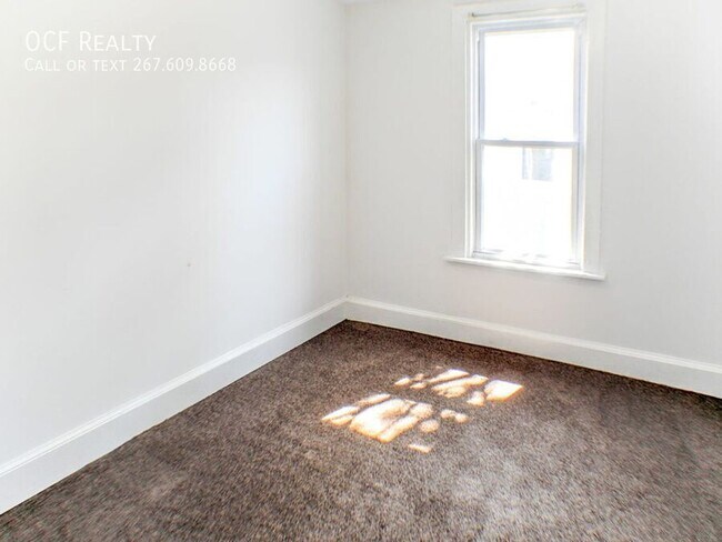 Building Photo - 1535 S Hicks St