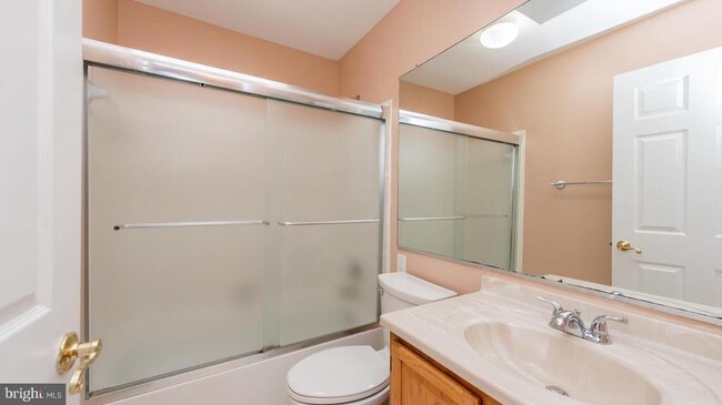 Building Photo - 3871 Woodville Ln