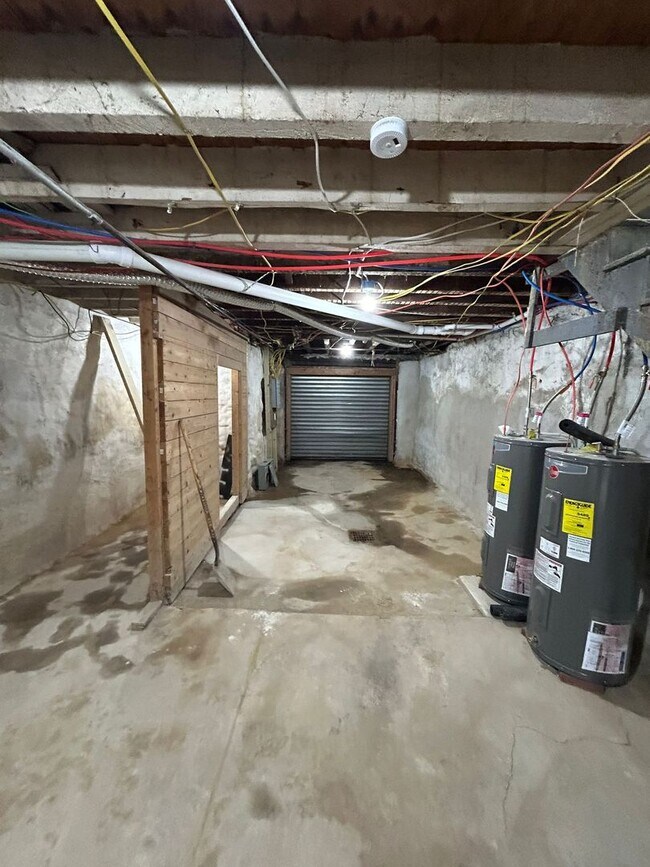 Building Photo - NEW 2 BED 1 BATH APARTMENT FIRST FLOOR
