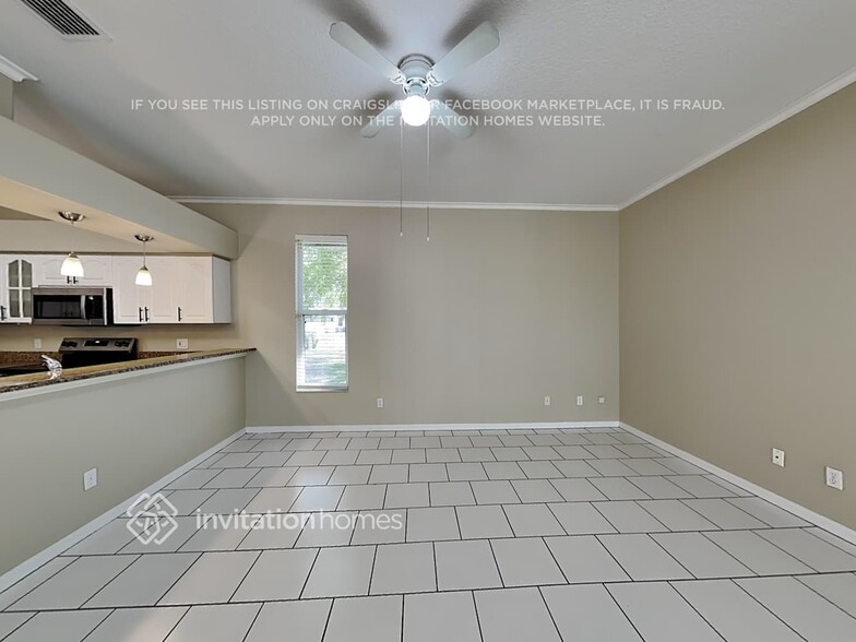 Building Photo - 7843 48th Ave E