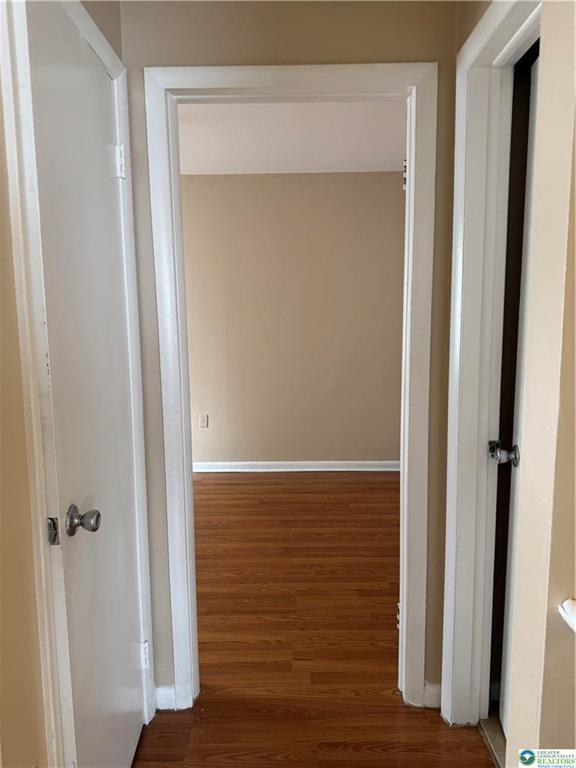 Building Photo - 1538 E 8th St