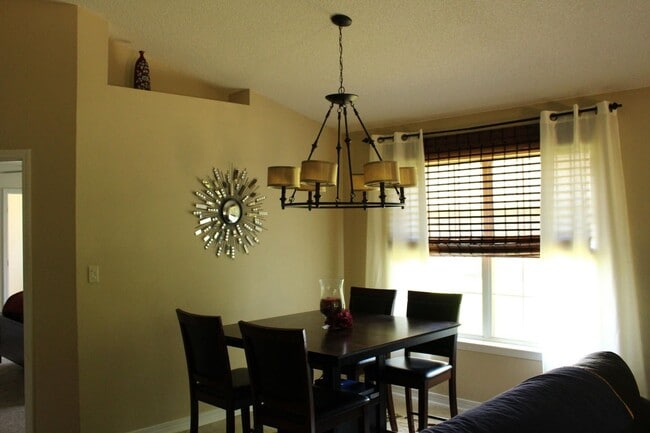 Building Photo - 4 Bedroom in Waterfront Subdivision!