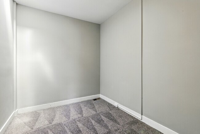 Building Photo - 2766 Kinsey Ave