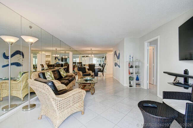 Building Photo - 3221 S Ocean Blvd