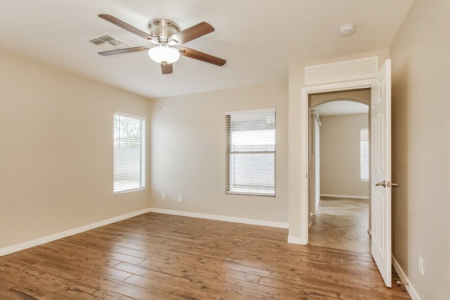 Building Photo - 12913 N 127th Ln