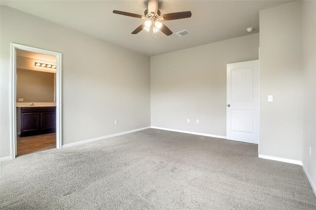 Building Photo - 102 Sulphur River Lp