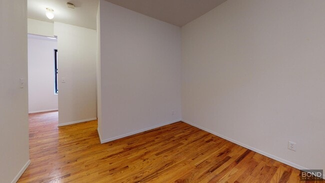 Building Photo - 415 E 73rd St