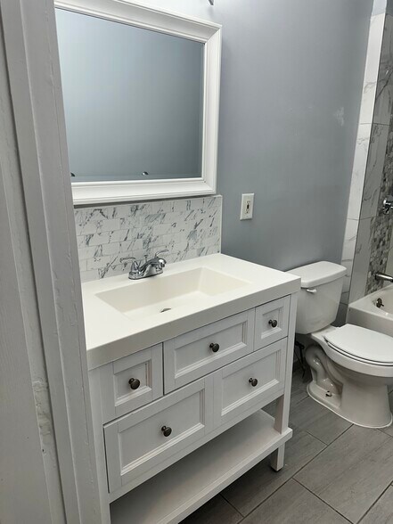 Building Photo - 16 Sabra St