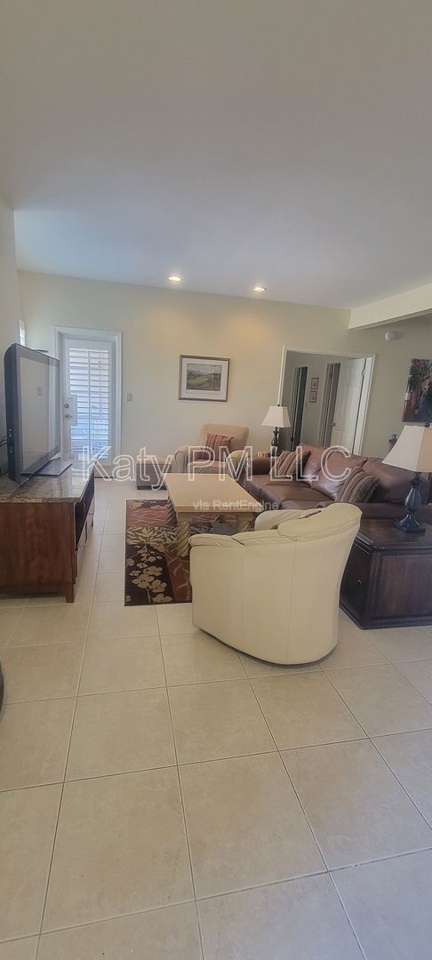 Building Photo - 9708 E Vía Linda