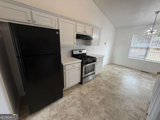 Building Photo - 1613 Fort Perry Way
