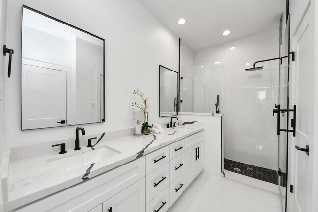 Building Photo - 5029 Broom St