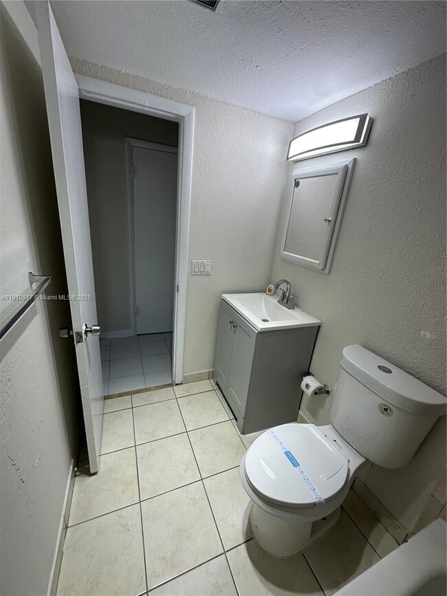 Building Photo - 2918 Funston St