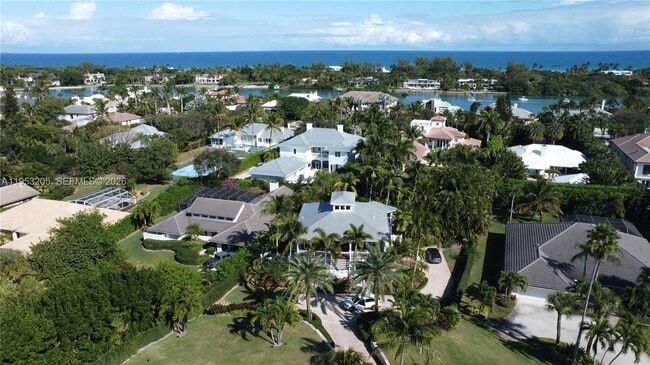 Building Photo - 17433 SE Indian Hills Dr