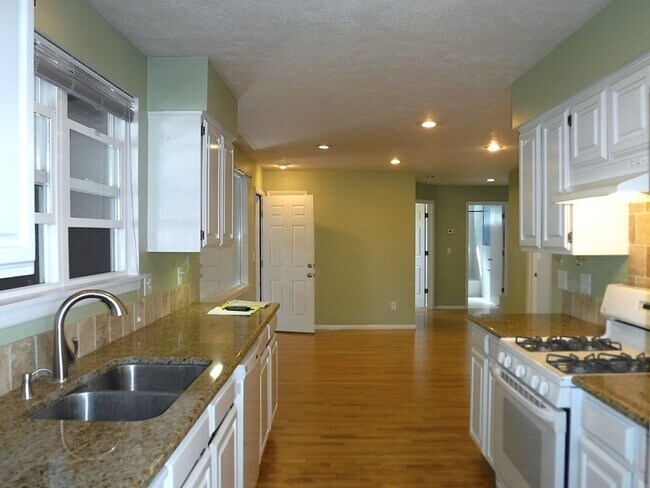 Building Photo - Beautiful Boise Bench home just off N Curtis and Northview St.