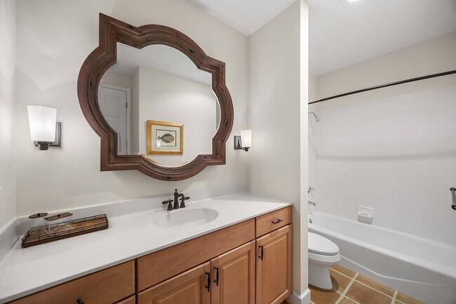 Building Photo - 828 Hideaway Cir E