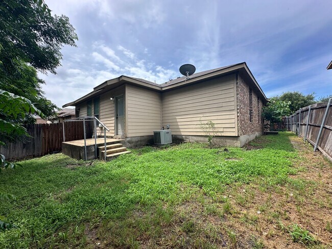 Building Photo - Townhome for rent