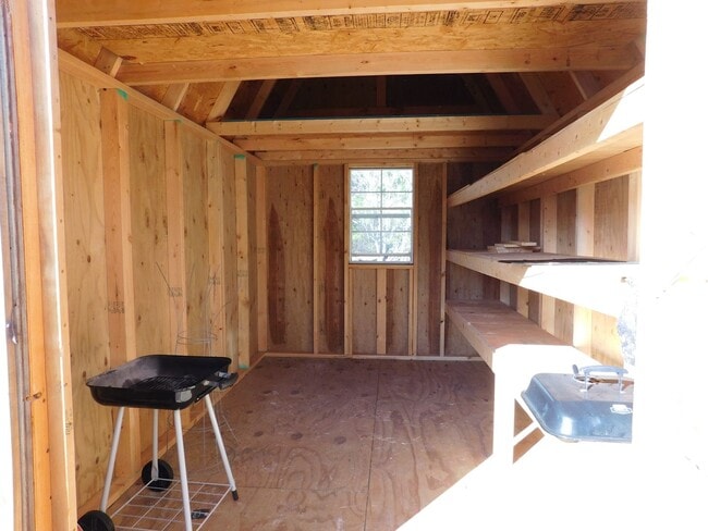 Building Photo - 119 Pella Ln