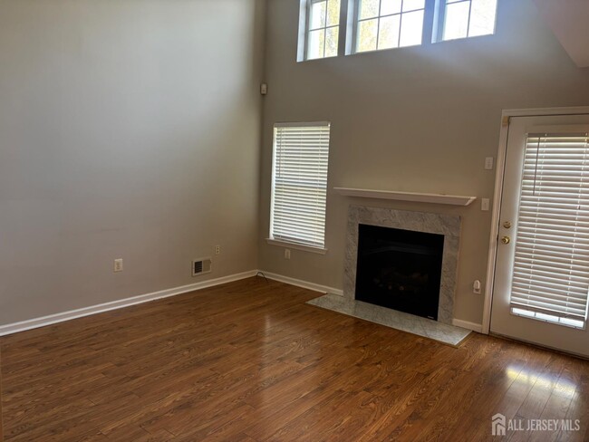 Building Photo - 131 Murray Dr
