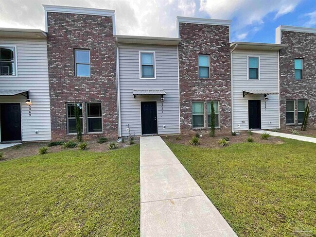 Building Photo - 5065 Peach Dr