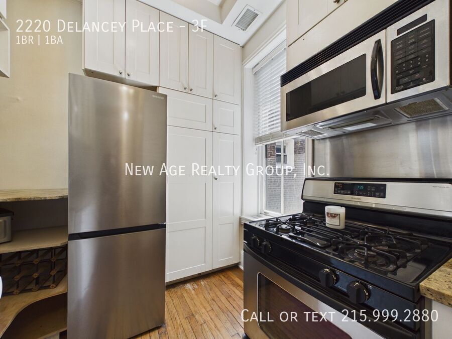 Building Photo - 2220 Delancey St