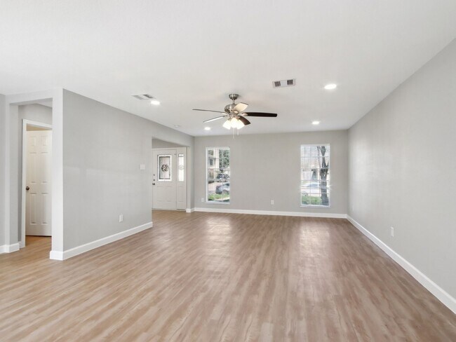 Building Photo - 1127 Cascade Creek Dr