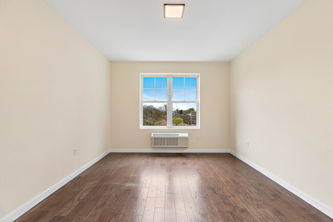 Building Photo - 209 Oakdene Pl