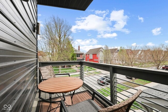 Building Photo - 2464 Broadway St