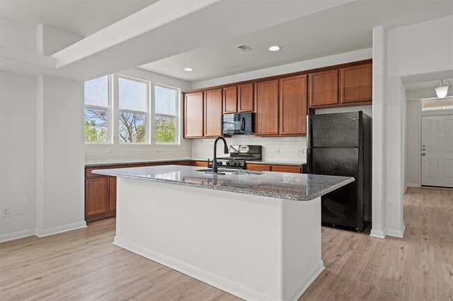 Building Photo - 1629 Arbor Knot Dr