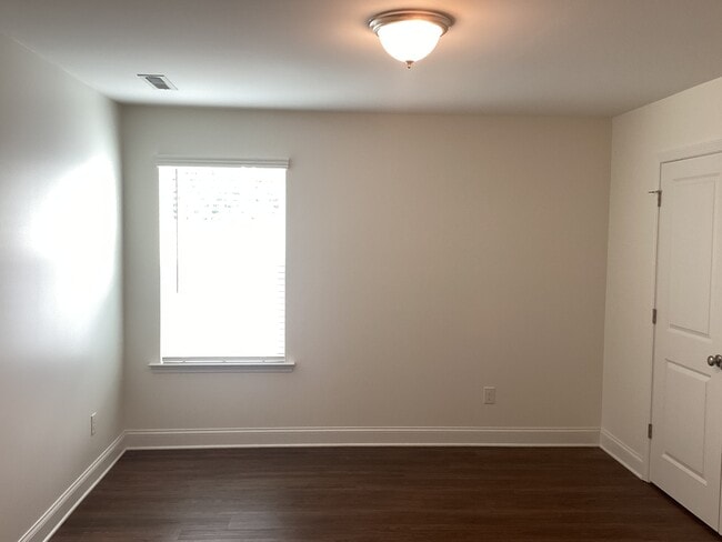 Building Photo - 313 Stowe Rd