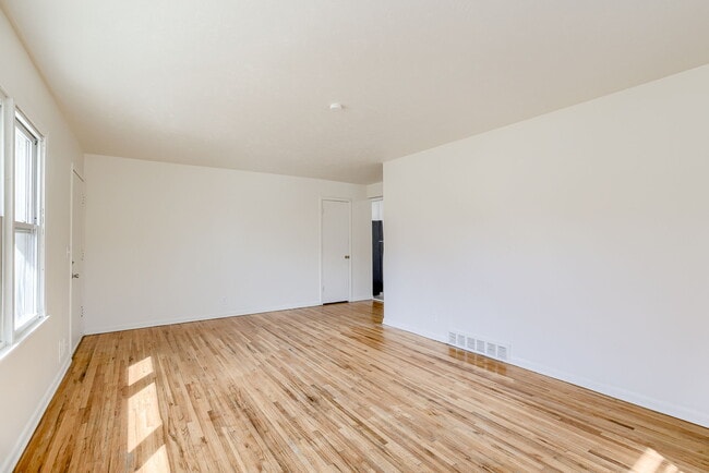 Building Photo - 4623 N 55th St