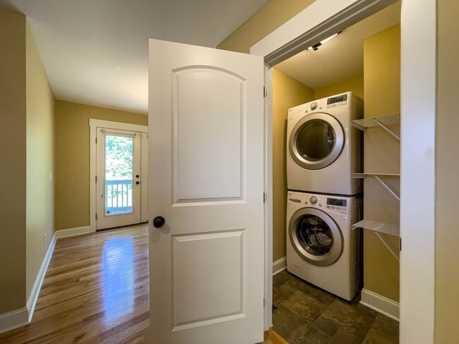 Building Photo - Charming Three-Bedroom Cottage in Oakley