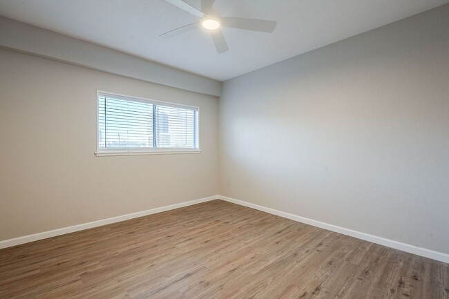 Building Photo - UTILITIES INCLUDED! Fresh & Updated 3bd 2b...